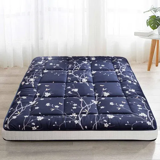 MAXYOYO Navy Floral Printed Padded Japanese Futon Mattress, Quilted Bed Mattress Topper, Folding Sleeping Pad Guest Bed for Camping Couch, Queen