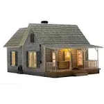 Old Homestead w/Lights - Built & Ready Landmark Structures(R) -- Assembled - 6-3/4 x 9-13/16 x 5-1/8&quot;  17.1 x 24.9 x 13cm