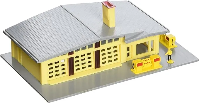 Bachmann Trains - PLASTICVILLE U.S.A. BUILT-UP BUILDING - GAS STATION - N Scale