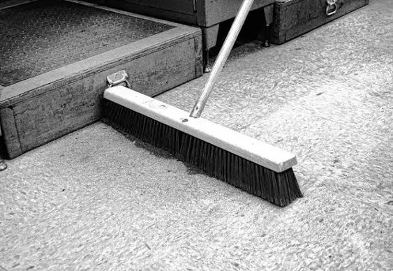 TOUGH GUY Floor Brush Head: Threaded, Std, 24 in Sweep Face, Recycled PET, Black