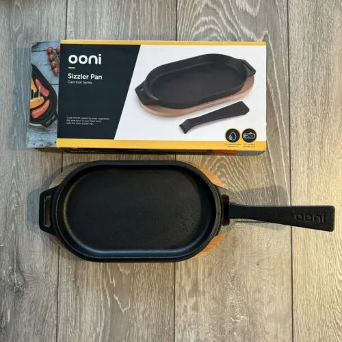 Ooni Cast Iron Sizzler Pan With Wooden Board &amp; Removable Handle- Brand New.