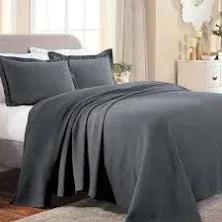 Superior Jacquard Matelasse Fleur-De-Lis Bedspread Set