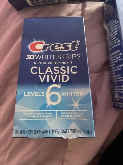 Crest 3D White Classic Vivid Dental Whitening Kit - 10 count