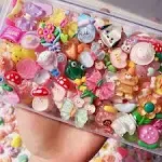 FULUSODO 100pcs Slime Charms Cute Set, Bulk Mixed Resin Charms Set Ornament Scrapbooking (Bright)