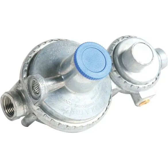 Camco 59313 Two Stage Regulator - Vertical