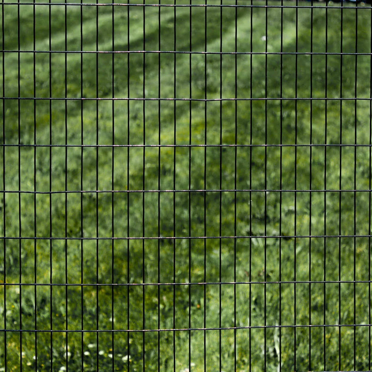 4' x 100' Welded Wire Fence Dog Fence-14 ga. galvanized steel core; 12 ga after Black PVC-Coating, 1" x 3" Mesh