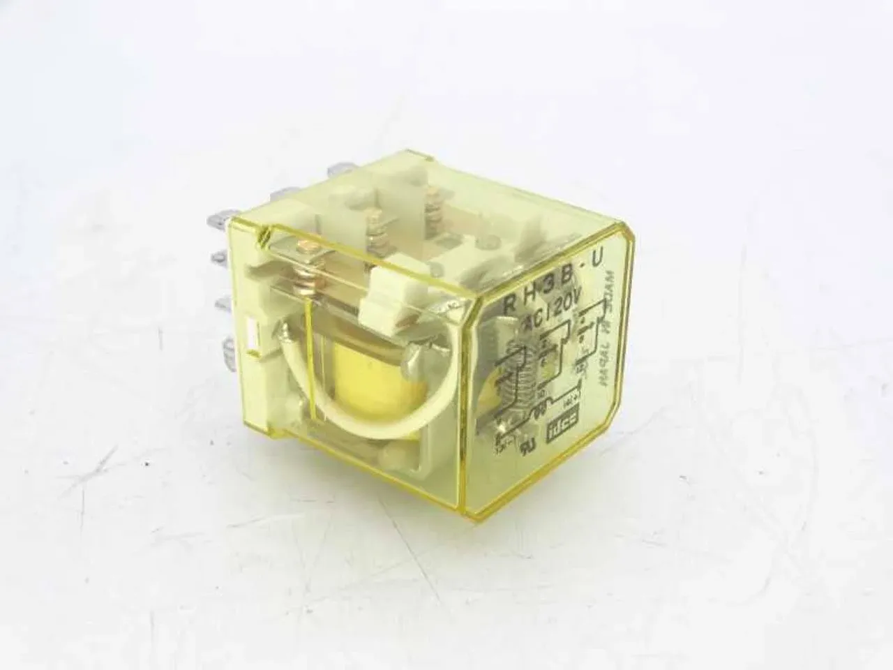 IDEC RH3B-UAC120V Relay