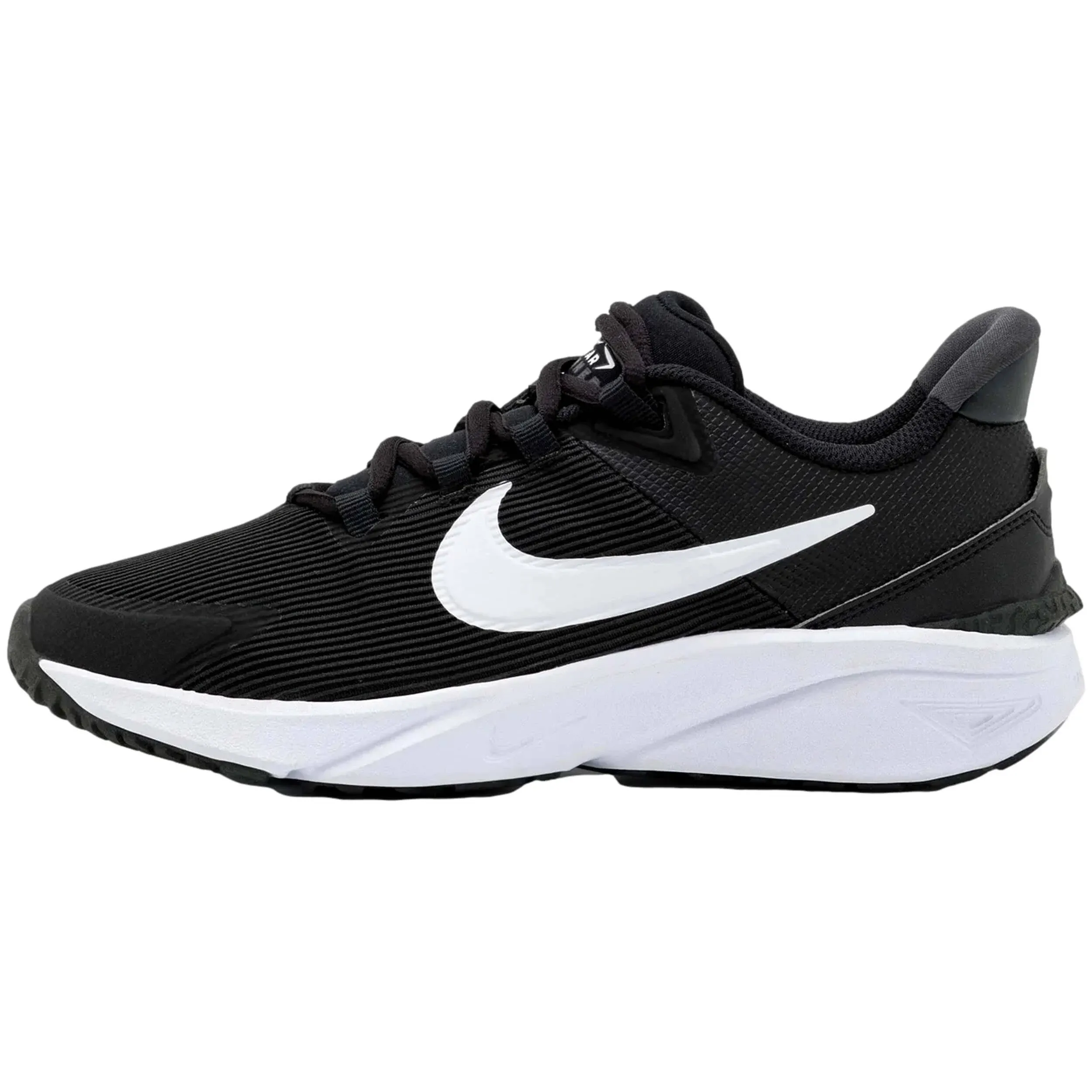 Nike Kids' Grade School Star Runner 4 Shoes, Size 6.5, Black/White