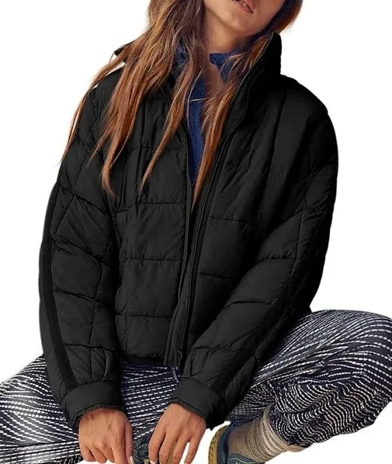 Aiopr Women's Oversized Lightweight Down Coat Long Sleeve Zip Packable Short Puffer Jackets