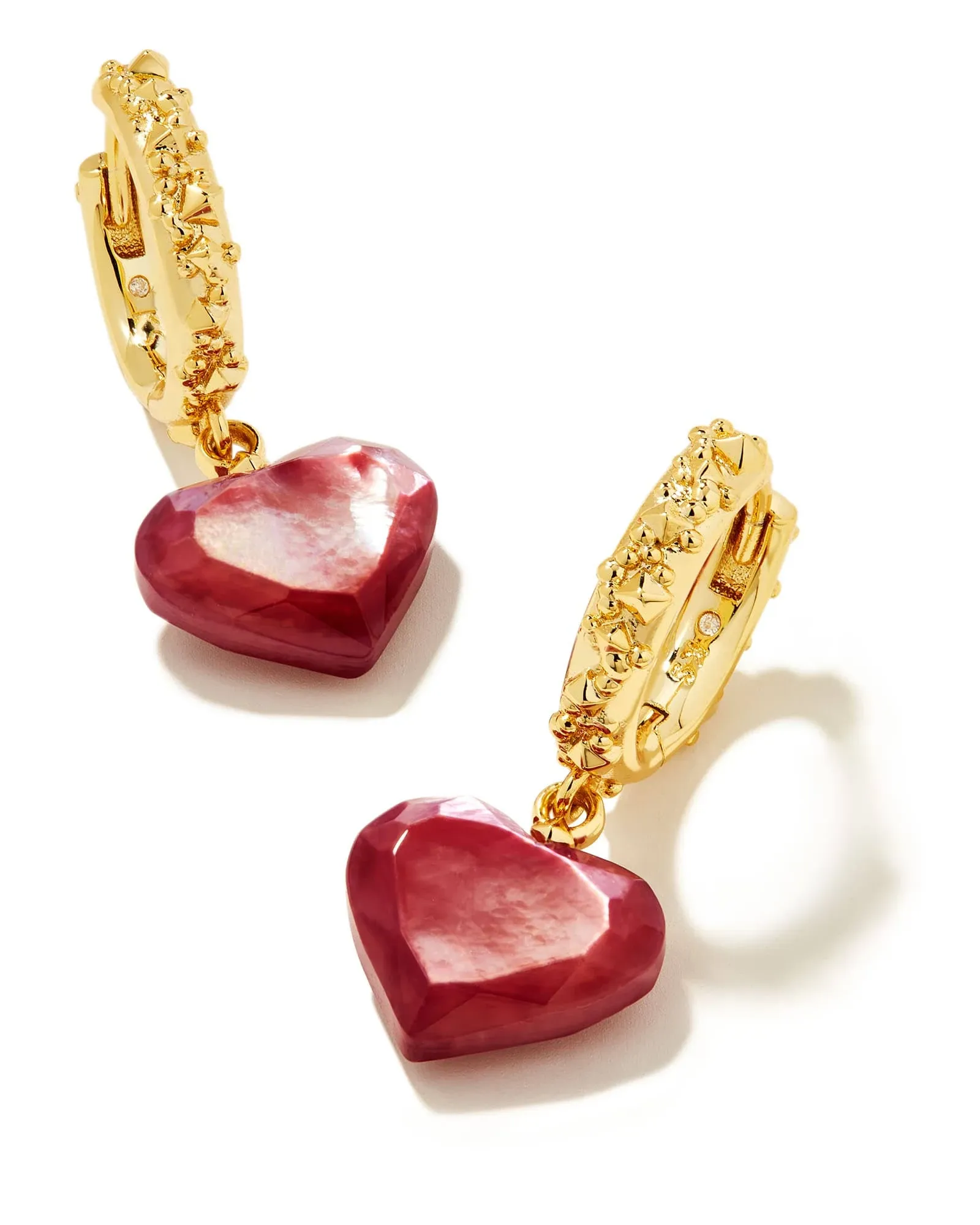 Kendra Scott-Penny Gold Metal Heart Huggie Earrings in Mulberry Mother-of-Pearl 9608856260