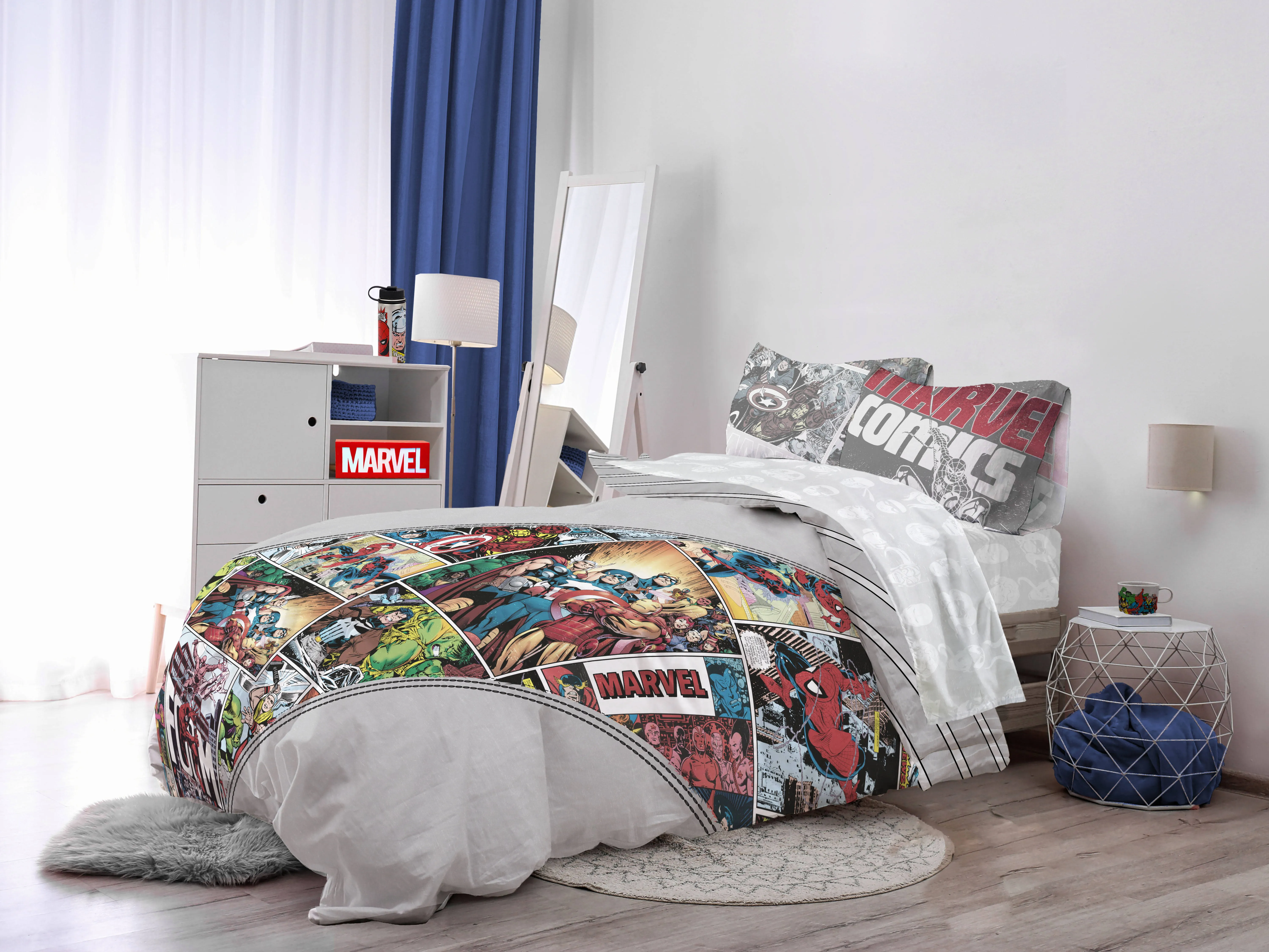 Jay Franco Marvel Comics 80th Anniversary Full/Queen Comforter & Sham Set - Super Soft Kids Reversible Bedding - Fade Resistant Microfiber (Official Marvel Product)